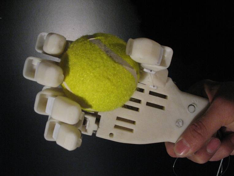 Under-Actuated%20Self-Adaptive%20Bionic%20Robotic%20Hand2