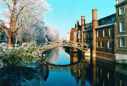 Queens' College Cambridge - Bridge in Winter - JPEG 55K
